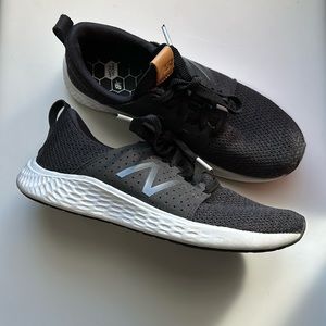 New Balance Black and White Lightweight Sneaker Trainer Sz 8